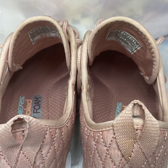 Skechers dual-lite shoes. Quilted Pink, size: 7 - Picture 7 of 9